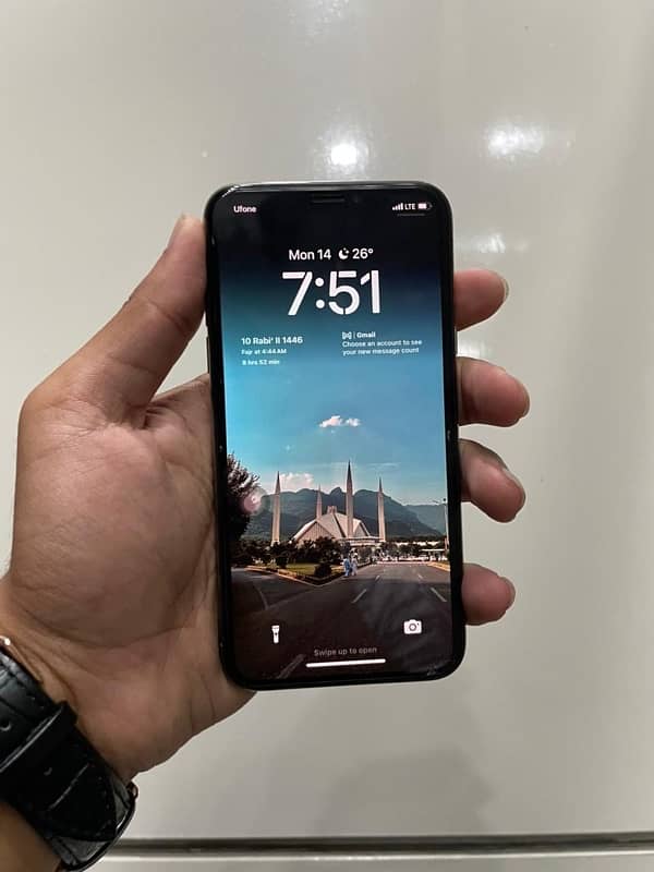 iphone xs 10/10 non pta sim working 0