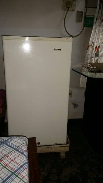 Haier Fridge: White Colour 5