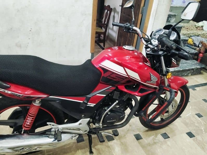 Honda CB 150F new condition for urgent sale 5