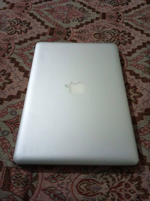 MacBook pro 2012 with original charger 8\512 Whatsapp num 03281766116 2