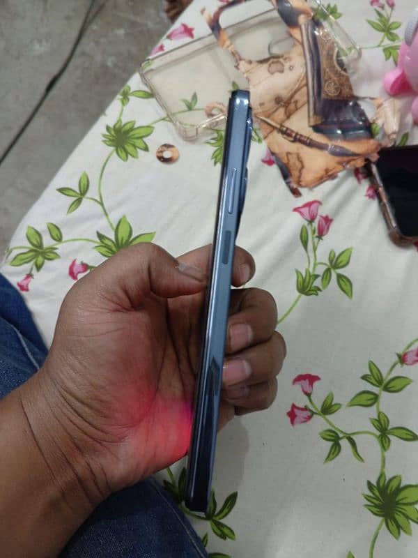 Infinix Hot 40 8/256 4