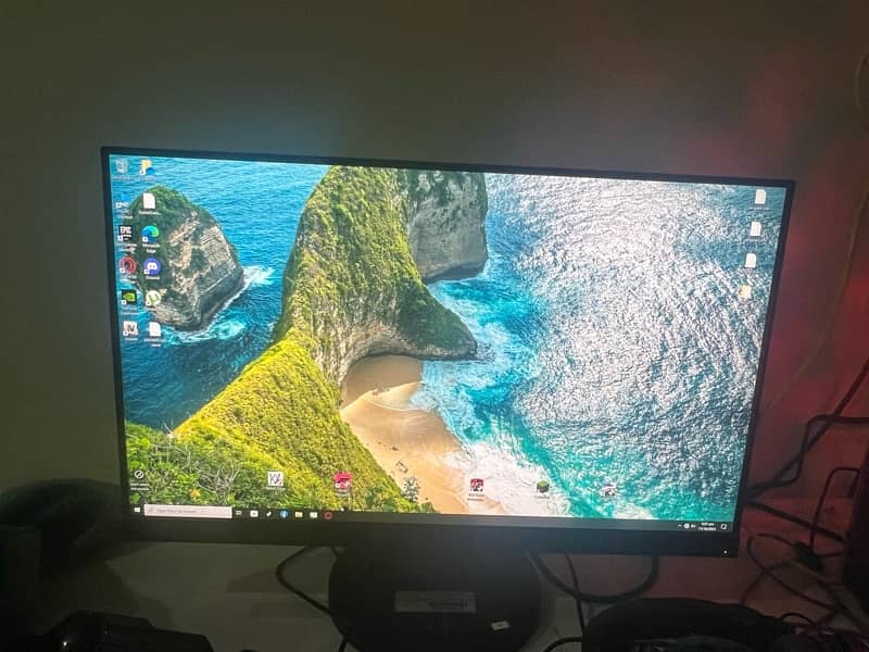 LENOVO THINKVISION 2k resolution gaming monitor with borderless screen 13