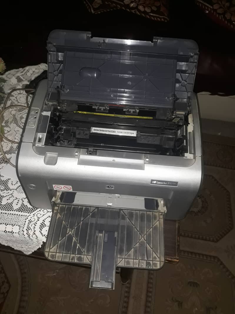 Hp laser jet p1006 with new towner 4