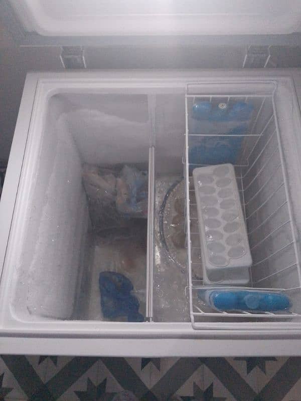 Dawlance single door chest freezer 4