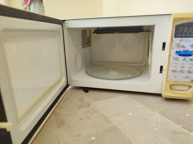 Microwave oven 1