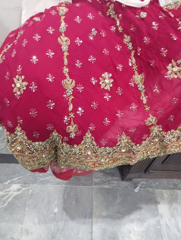 1 time used lehnga like a new red colour very pretty 0