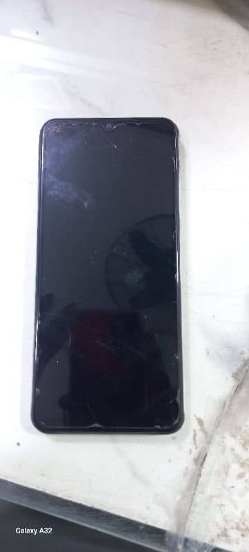 I'm selling my mobile phone moto g pure 3 32gb 7