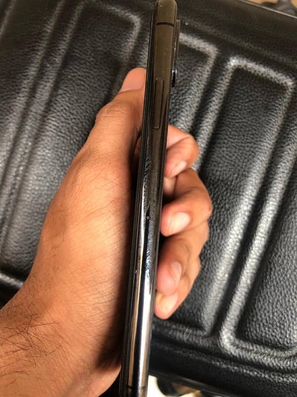 iPhone XS pta 64gb 3