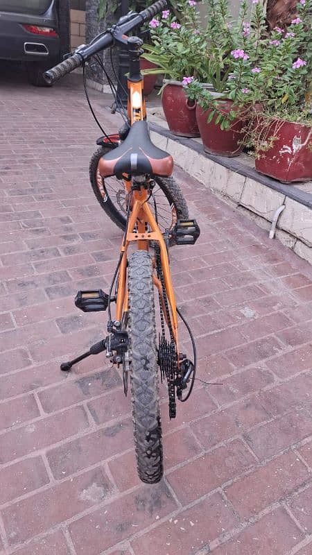 Gear cycle with [disk brakes] and professional front and back light 4