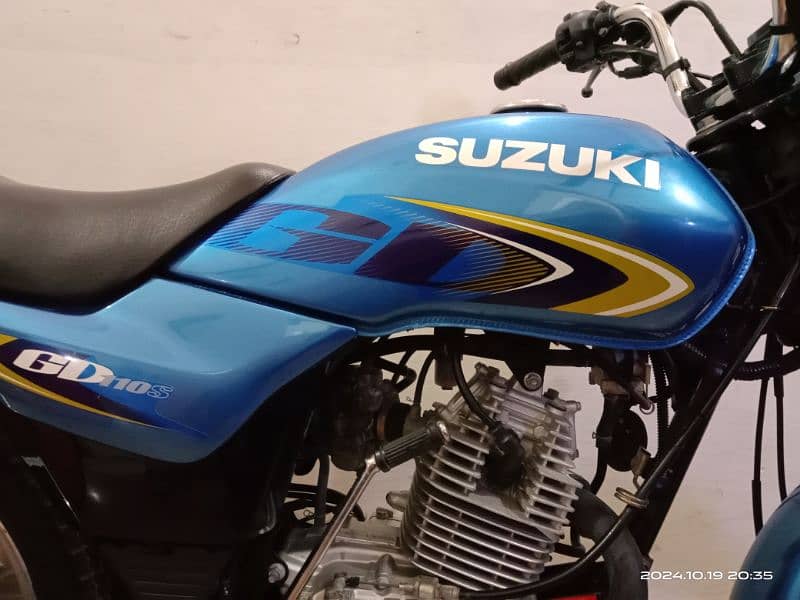 Suzuki GD 110s 4