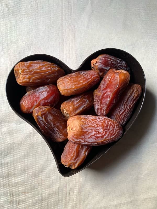 All Madinah Munawarah Dates Available 7