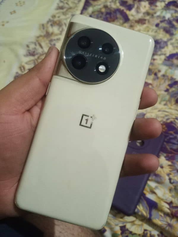 Oneplus 11 5G 16/512 speical Edition 8