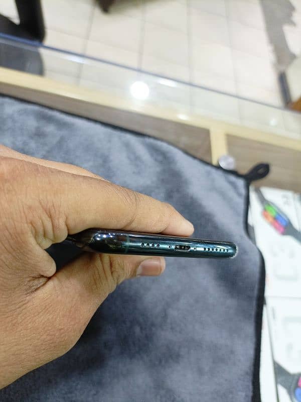 Iphone 11 pro Max 512gb PTA 4