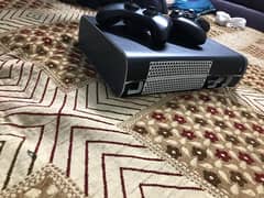 Xbox 360 with box 28 game