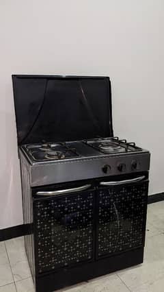 Cooking range ( stove ) for sale in good condition.