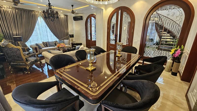 A Slice of Paradise: 1 Kanal Lavish Villa Fully Furnished with Premium Amenities in DHA Phase 7! 8