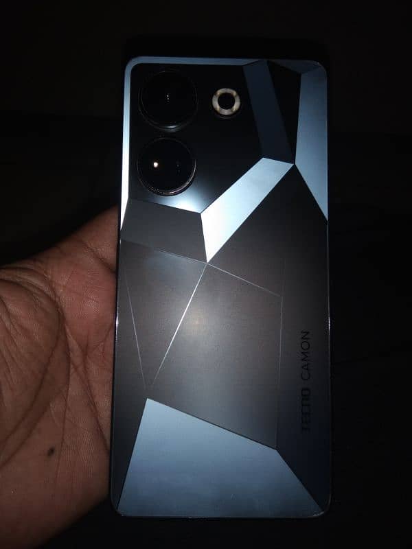 techno camon 20 pro 8 GB 256 GB 7