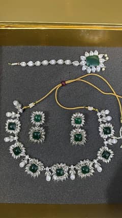 Madiha Ihsan Jewelry Set