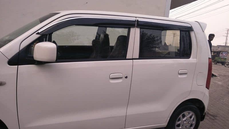 Suzuki Wagon R 2018 9