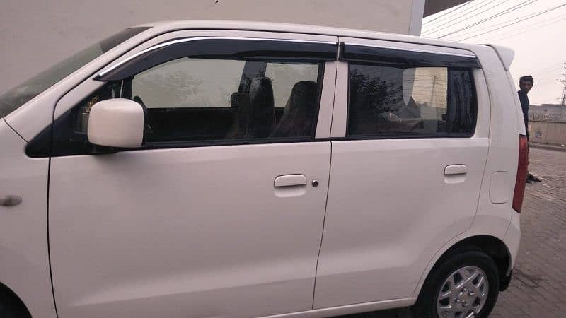 Suzuki Wagon R 2018 11