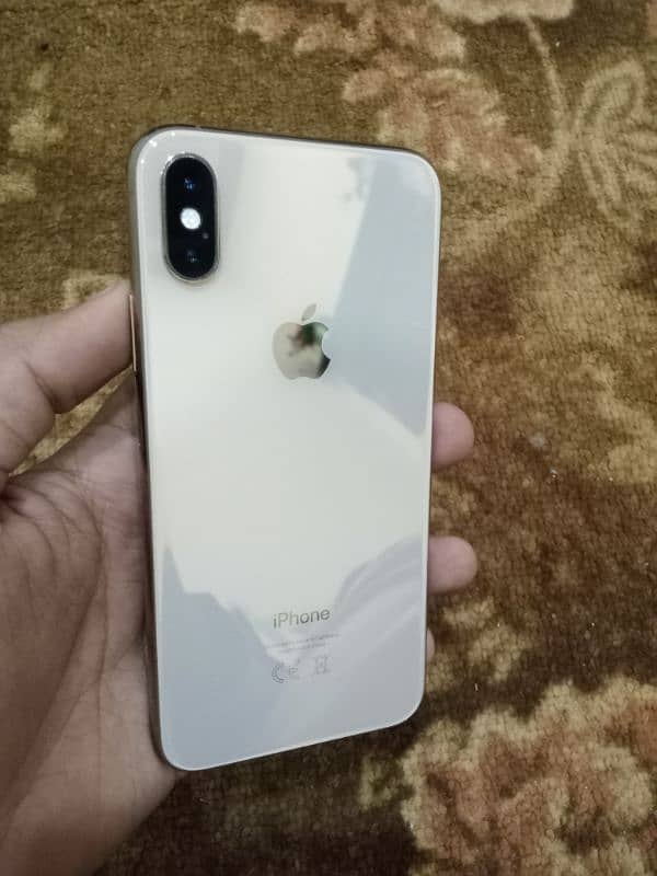 iphone XS Gold Color 3