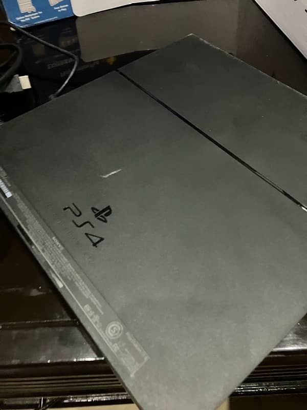 play station 4 500 gb with 4 games disc price high because games 3