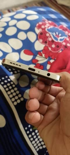 Infinix hot 40 pro 16/256