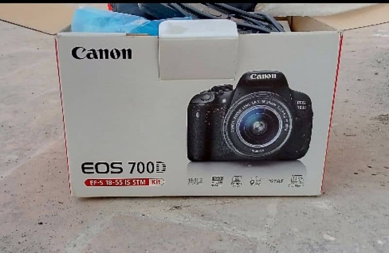 Canon DSLR EOS 700D 1