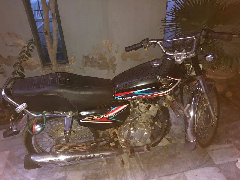 Honda CG 125 2019 Model black color 3