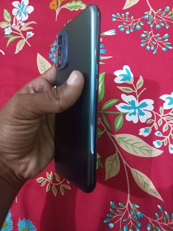 one plus N200 8