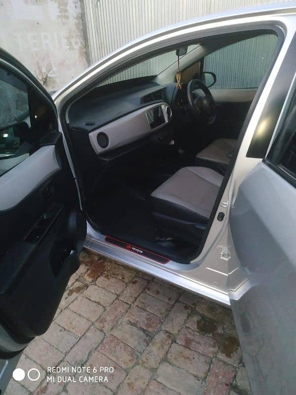 Toyota Vitz 2013 Like New 13