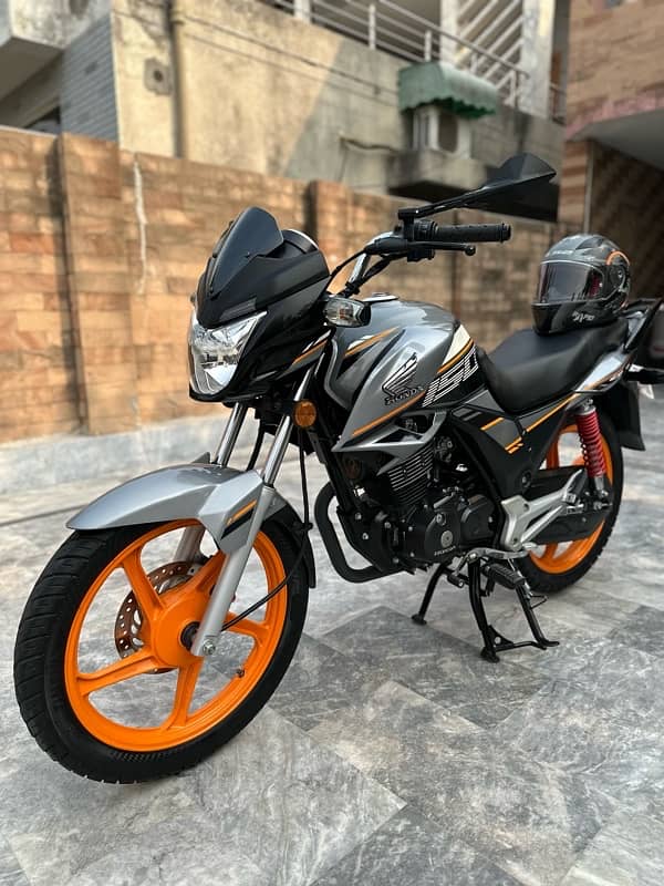 Honda CB150F 12