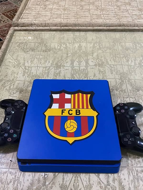 Ps4 1tb with 2 controllers and fifa 18 cd 0