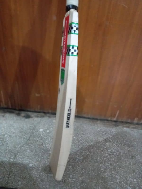 GRAY-NICOLLS BRANDED NEW BAT 3