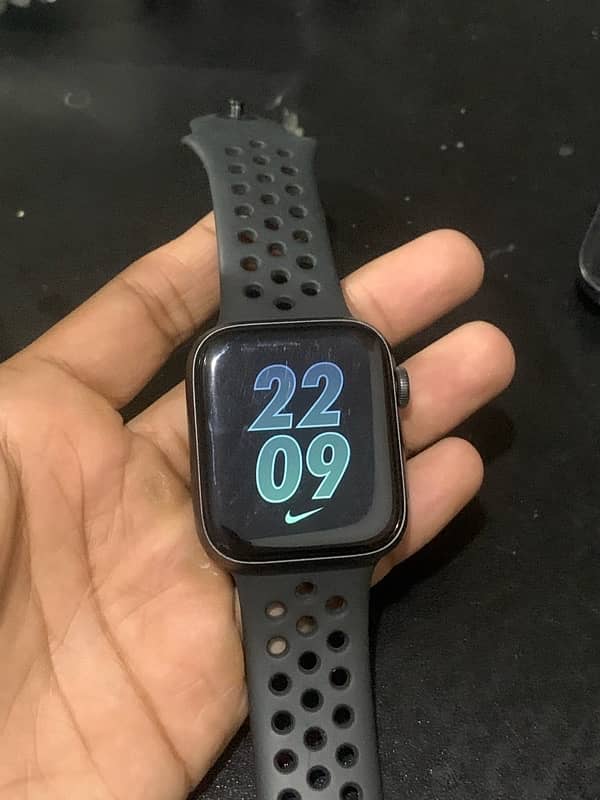 Apple Watch Series 5 44mm 1