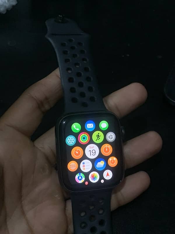 Apple Watch Series 5 44mm 3