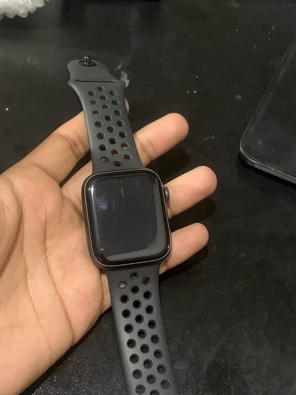 Apple Watch Series 5 44mm 9