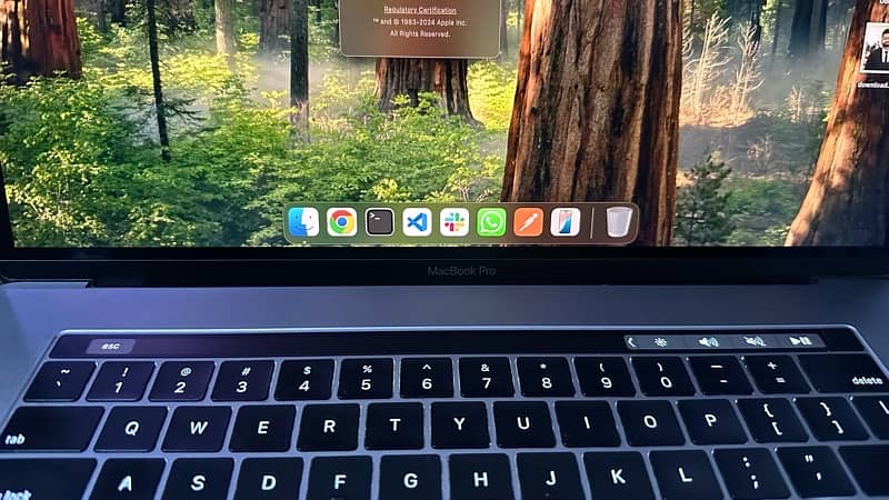 Macbook pro 2018 15 inch 1