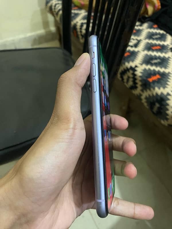 iPhone 11 64 GB jv non PTA 3