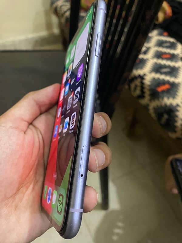 iPhone 11 64 GB jv non PTA 4