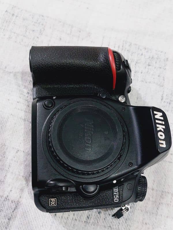 Nikin D750 Body Good Condition 1