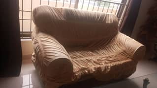 6 seater sofa in very good condition very less used