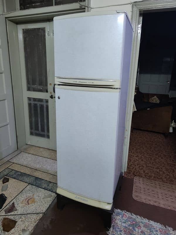 Fridge (good condition) 0