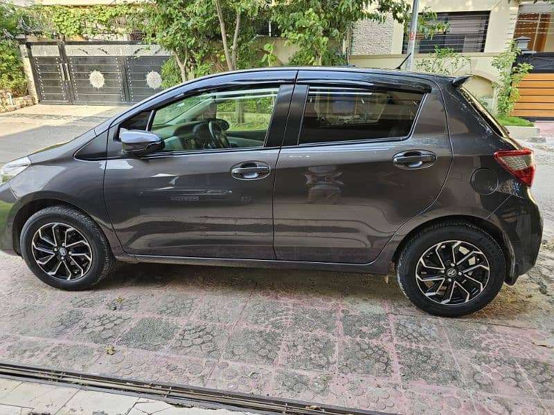 Toyota Vitz 2018 4