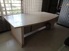 Dinning/meeting room table