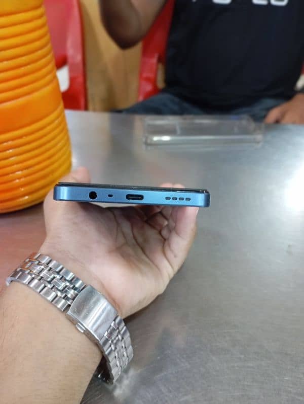 realme C63 GB 6 128 10 10 condition 4