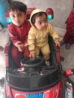 Kids Electric car in good condition.