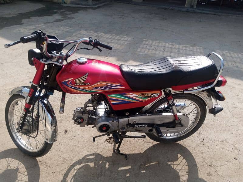 Honda CD70 for sale : Excellent condition, 1st owner one hand use and 3