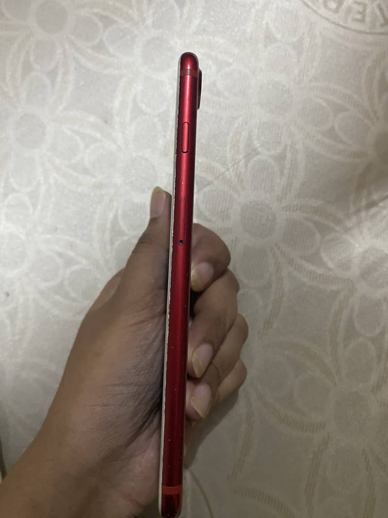 RED iPhone 7 Plus 128GB 2