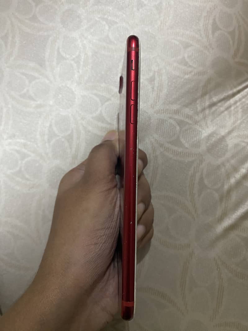 RED iPhone 7 Plus 128GB 3